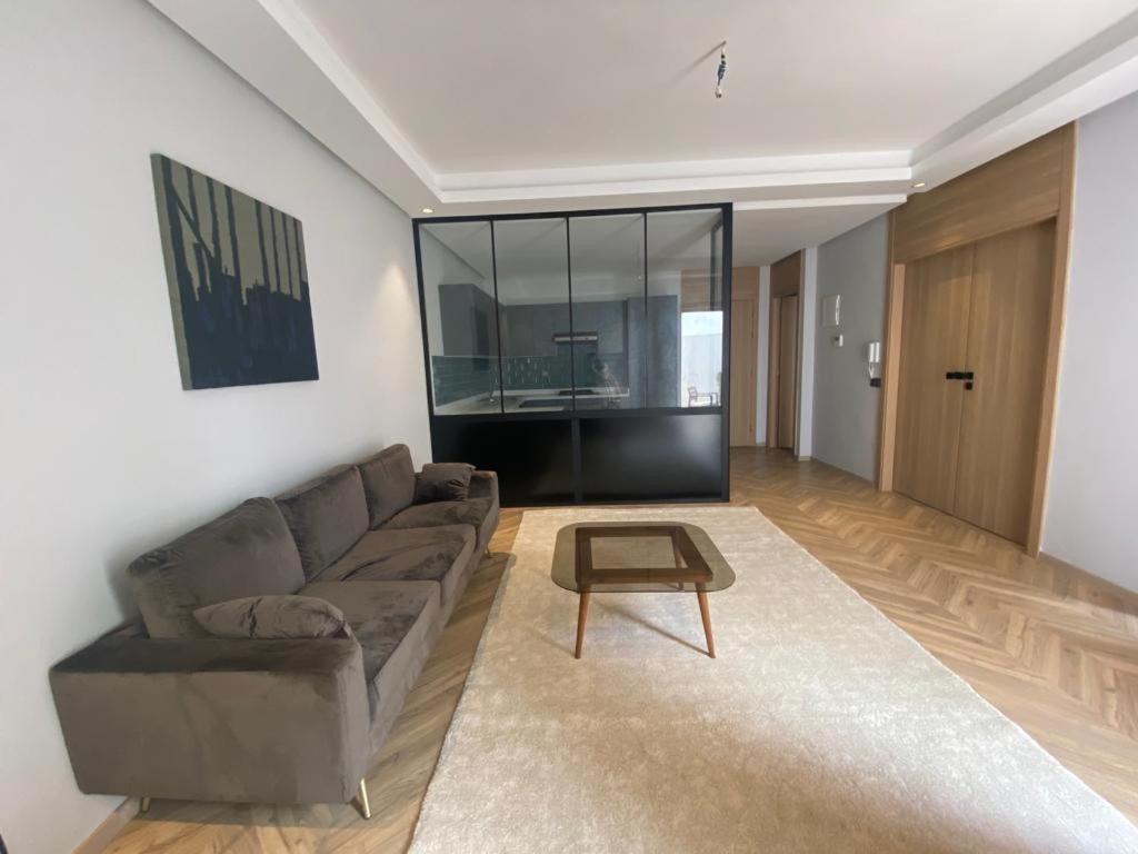 Spacious New 1-Bedroom Unit In Downtown W Terrace And Free Parking Касабланка Экстерьер фото